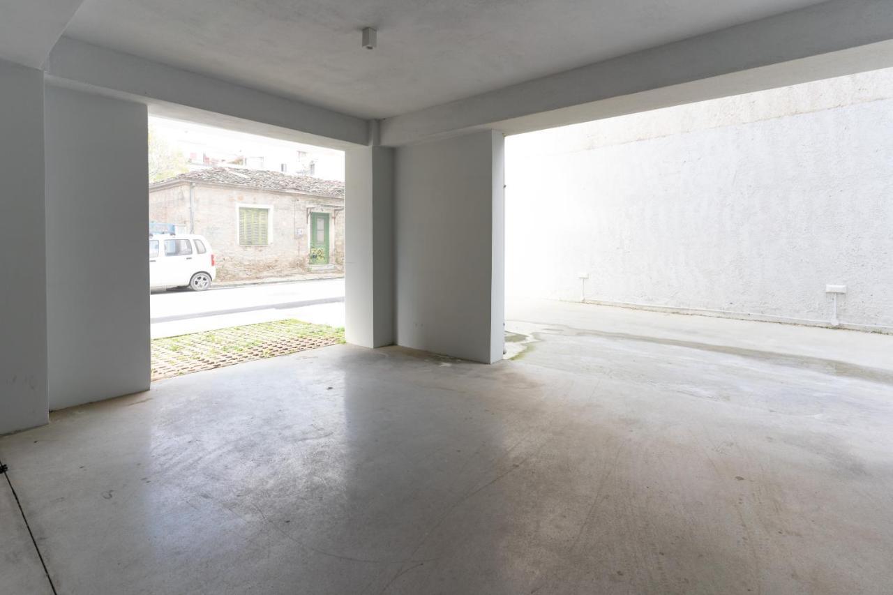 Olina'S Luxury Apartment Trikala  Bagian luar foto
